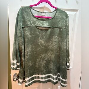 Plus women’s 18/20 Cato Green Tie-Dye likeTop